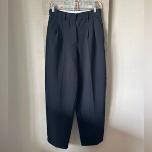 Aritzia Wilfred Carrot Pant Size 4 - Black